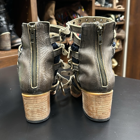 Cassandra by Freebird - Picture 3 of 5